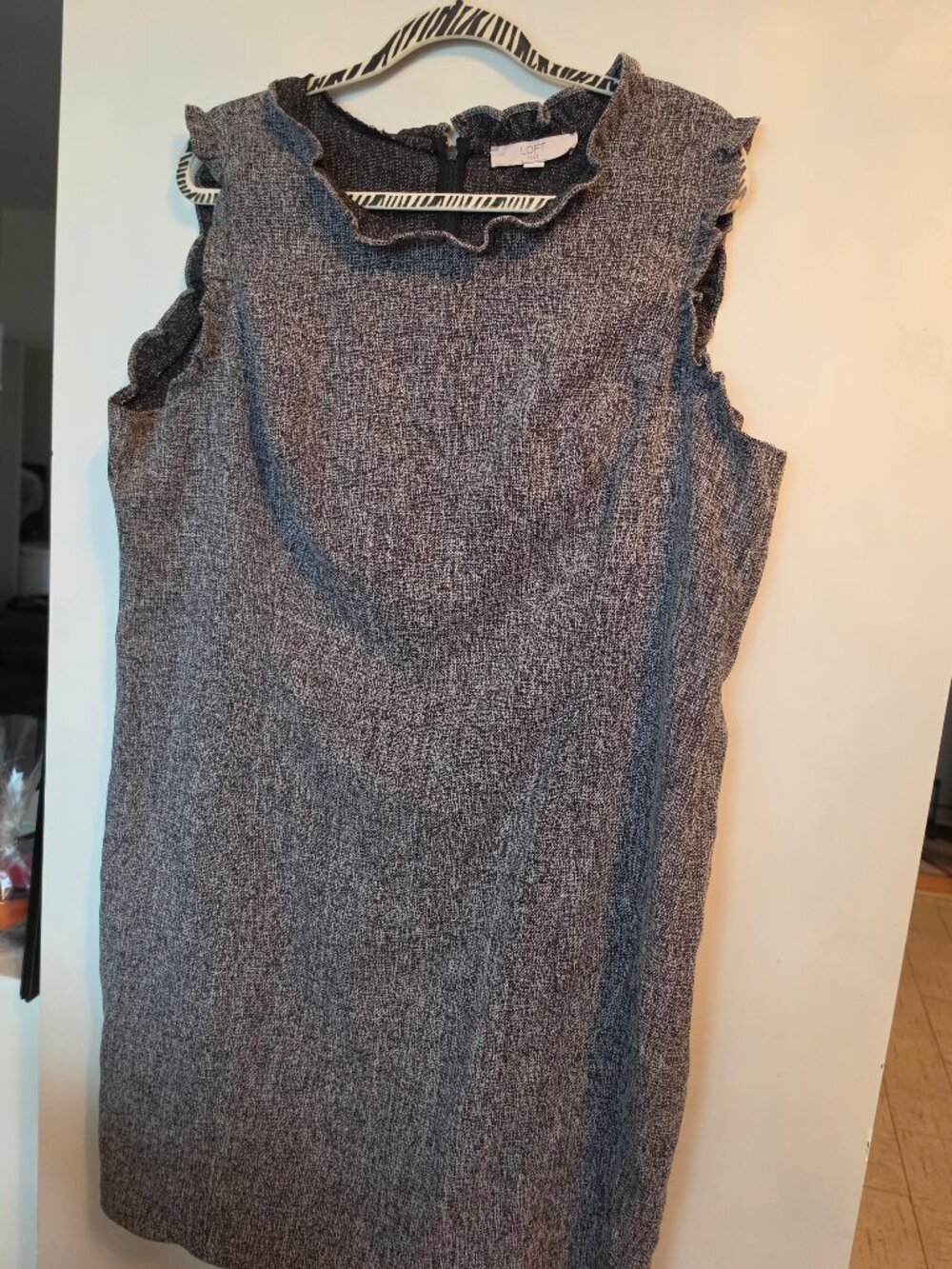 LOFT Gray & Black Textured Tweed Ruffle-Trim Sheath Dress Size 20